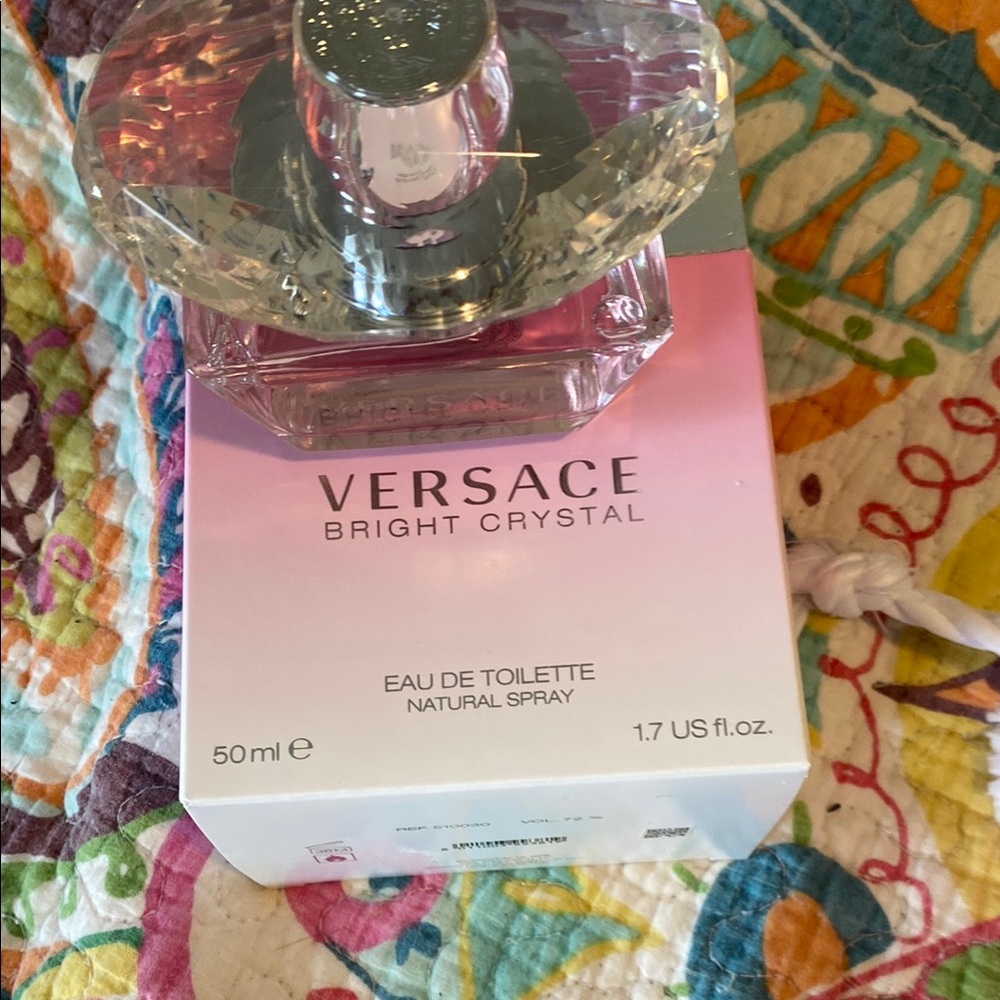 Versace Bright Crystal Eau de Toilette - Pink
